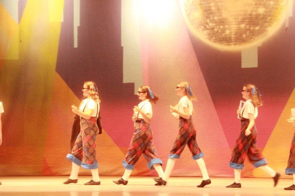 danceshow52.jpg